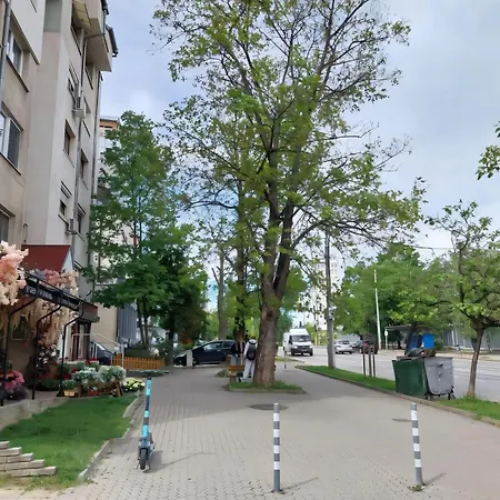 Independent Studio In A House In The City Sofia Exterior photo